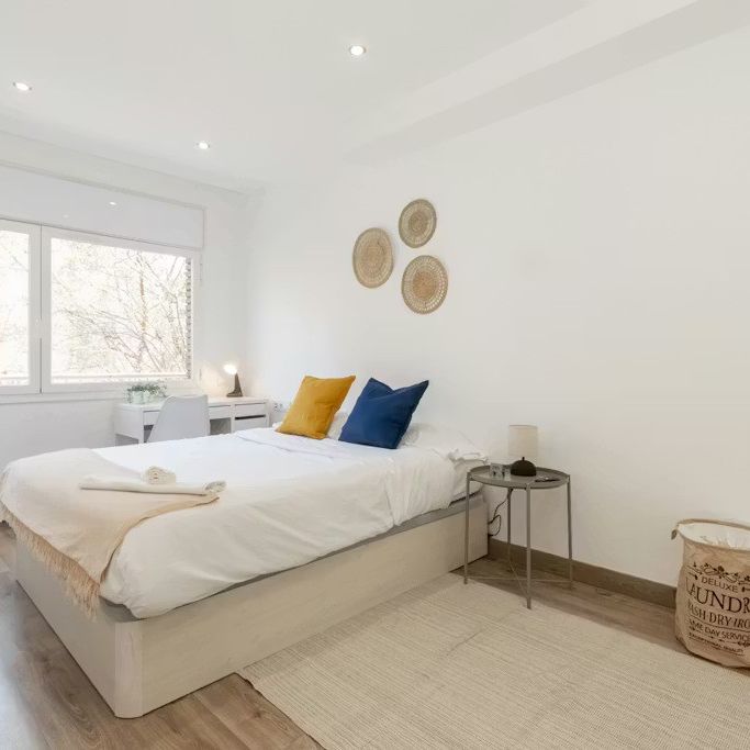 Gran Via de Carles III, Barcelona, Catalonia 08028 - Foto 1