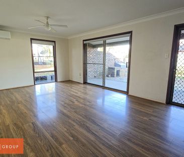 Beautiful 4 bedroom house. Close to all the amenities. - Photo 4