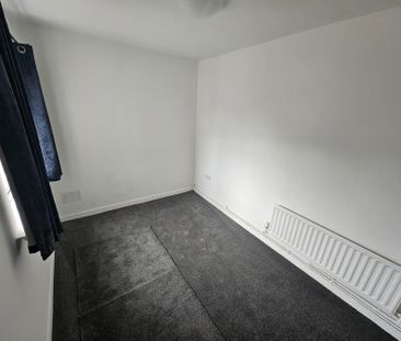 Central Road, Hugglescote, LE67 - Photo 5
