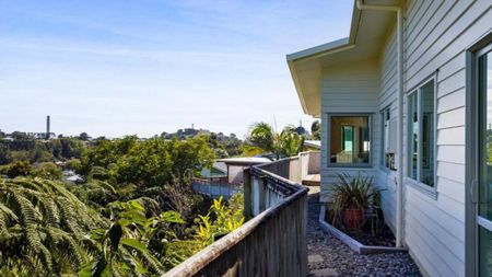 Beautiful 3 bedroom home - Photo 5