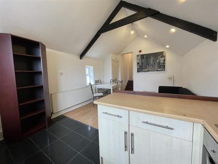 3 bedroom apartment to rent - Photo 2