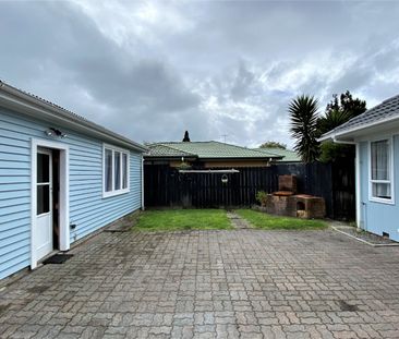 Spacious Tidy Home - Photo 1