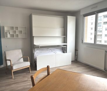 Location Appartement 1 pièce 32m² LYON 3ème - Photo 3