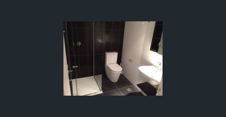 Elegant & Stylish - Photo 4