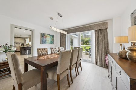 6 bedroom detached house to rent - Photo 3