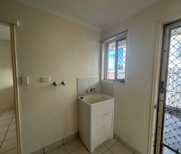 SPACIOUS SOUTH GLADSTONE UNIT IN QUIET LOCATION - Photo 5