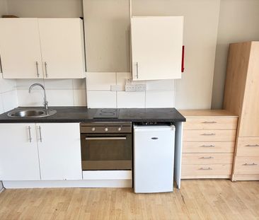 Studio Flat, Very Near Finchley Road Area, NW3 - Photo 2