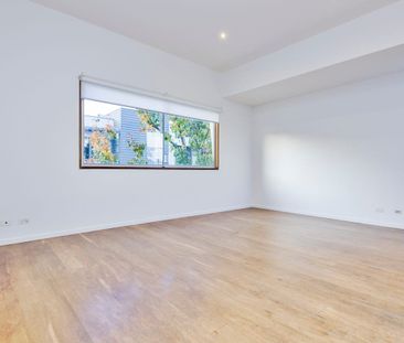 Stylish Townhouse Living within Edgewater Estate - Photo 1