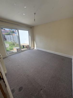 5 bedroom semi-detached house to rent - Photo 1