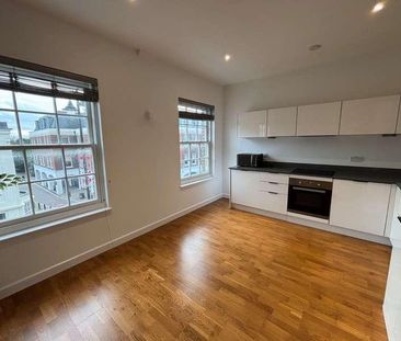 Clarence Street, Staines-upon-thames, Surrey, TW18 - Photo 6