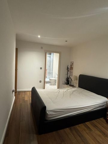 Room in a Shared Flat, Welland Street, SE10 - Photo 4
