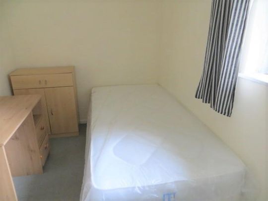 Broadfields, Brighton - Photo 1