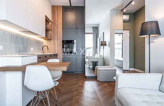 Okazja 0% prowizji dla najemcy w Port Praski - Zdjęcie 1