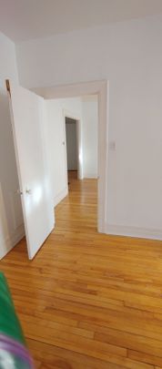 4702 Queen Mary Road - Beautiful 1-bedroom apartment - Photo 1