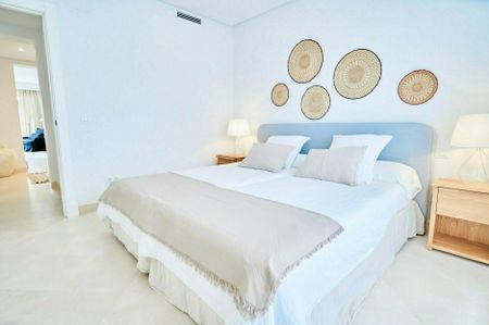 Apartment with Sea Views for Rent in Nueva Andalucia - Photo 5