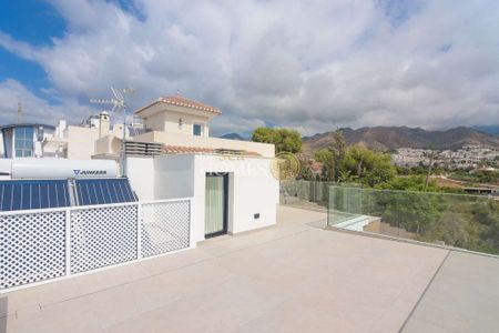 3 bedroom luxury House for rent in Nerja, Andalusia - Photo 3