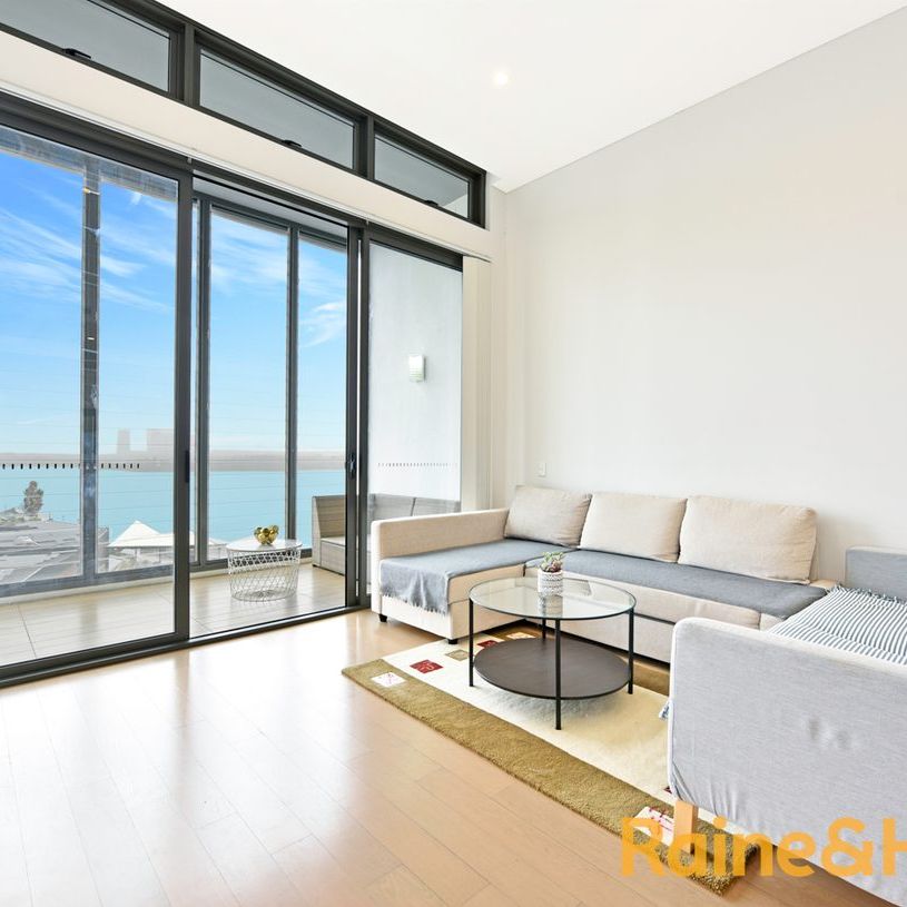 Furnished Stunning Top Floor High Ceiling 1 Bedroom + Study Apartment In Rhodes - Photo 1
