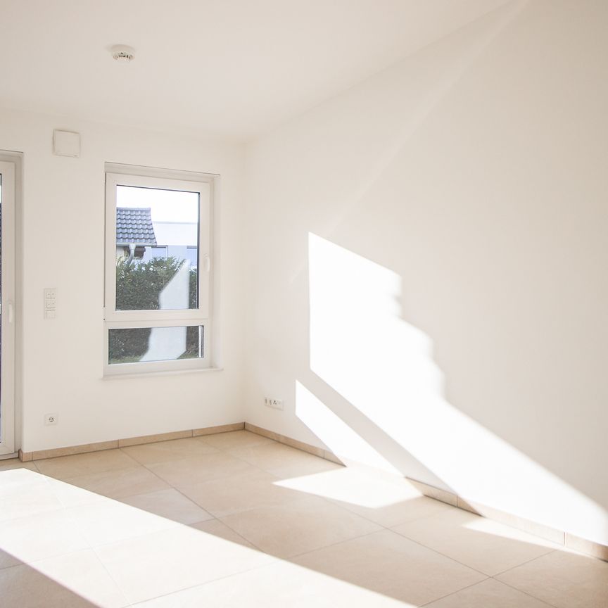 Top moderne 4 Zimmerwhg mit Terrasse, Garten und Tiefgarage in der Nähe vom Lenkwerk in Bielefeld - Photo 1