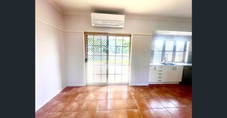 Charming Family Home - Photo 4