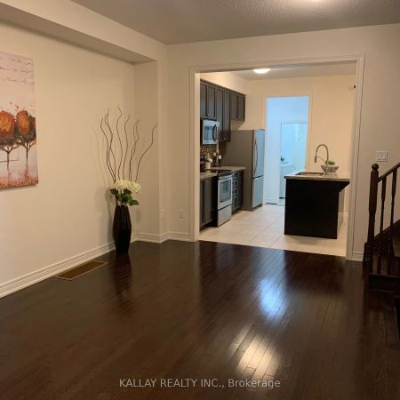 Condo Townhouse For Lease | N9259574 - Photo 5