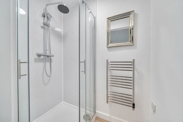 Hewshott Lane, Liphook, Hampshire, GU30 - Photo 1