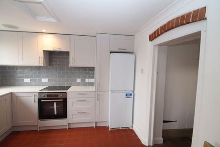 2 bedroom terraced house to rent - Photo 3