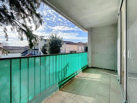 Location Appartement 3 pièces 74m² GUILHERAND GRANGES 07500 - Photo 3