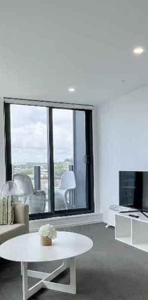 Modern Two-Bedroom with Harbour Views - Photo 1