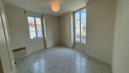 HYPER CENTRE quartier FOIRAIL et proche Universités T2 450 € cc, - Photo 4