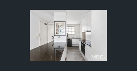 Spacious furnished apartment just steps away from Swan Street - Photo 3