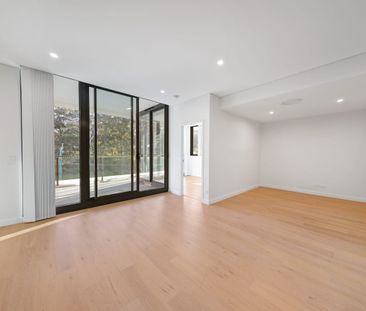 Modern 1 Bedroom Apartment with Spacious Study Area - Photo 1