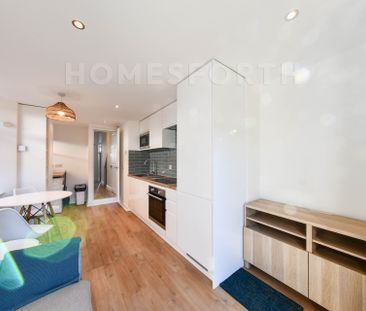 1 Bedroom Flat - Photo 2