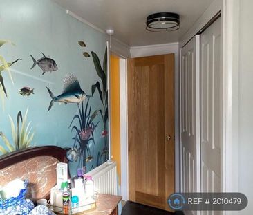 2 bedroom semi-detached house to rent - Photo 6