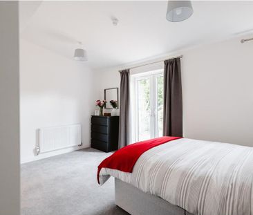 1 bedroom in a house share to rent - Photo 2