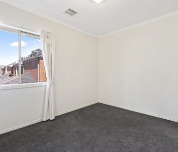 3 Longleaf Grove, Mitcham - Photo 6