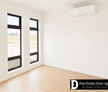 “Be the First to Live in This Stunning Tarneit Home” - Photo 6