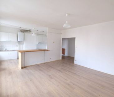 Location Appartement 4 pièces 89m² ST ETIENNE 42000 - Photo 1
