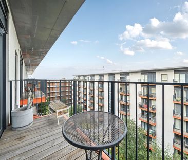 Flat to rent - No 1 Street, London, SE18 - Photo 5