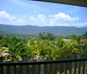 3 BEDROOM 2 BATHROOM HOME WITH MOUNTAIN VIEWS - Photo 4