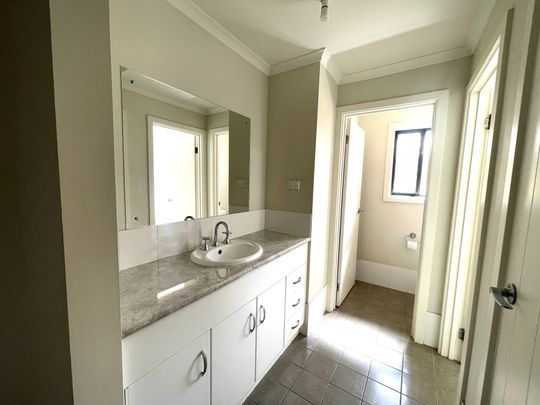 To register & apply for this property, please use this link: https://snug. com/ - Photo 1