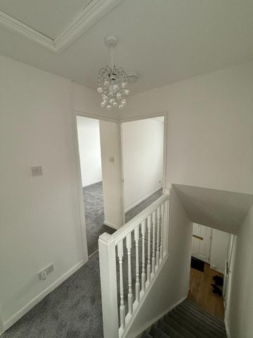 3 bedroom semi-detached house to rent - Photo 2