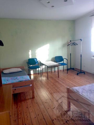 Dom wolnostojący, dla pracowników, parking - Zdjęcie 5