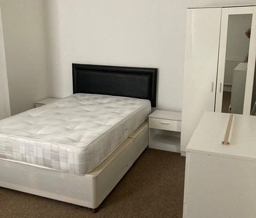 Room in a Shared House, Chester Road, M32 - Photo 1