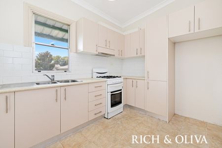 8 Tahlee St (rear), Burwood - Photo 5