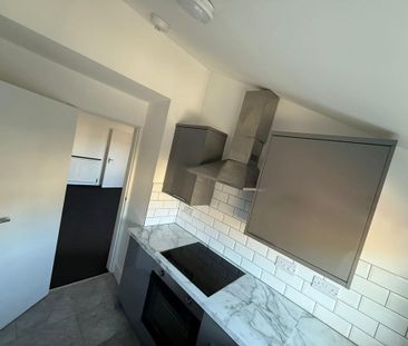 2 bedroom flat to rent - Photo 6