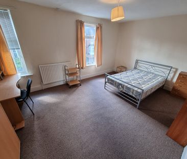 5 Bed Student Accommodation - Photo 5