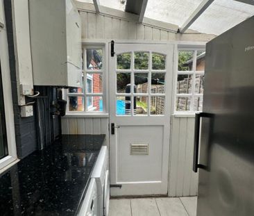 6 bedroom terraced house to rent - Photo 2