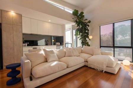 Architectural Townhouse In Brunswick Awaits - Photo 2
