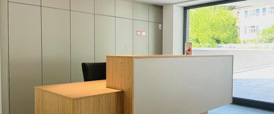 2-Zi. Serviced-Apartment (auf Wunsch möbliert) mit TG-Stellplatz in Traumlage am Kapellenberg! - Foto 1