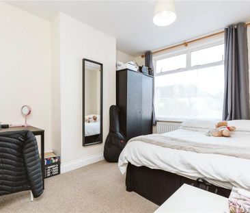 3 bedroom end of terrace house to rent - Photo 4